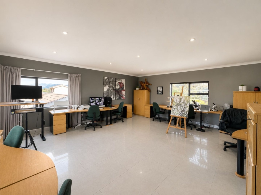 4 Bedroom Property for Sale in Flamingo Vlei Western Cape
